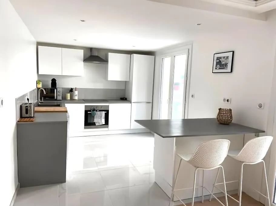 Appartement Juan Les Pins A 700 M Des Plages Antibes 0*,